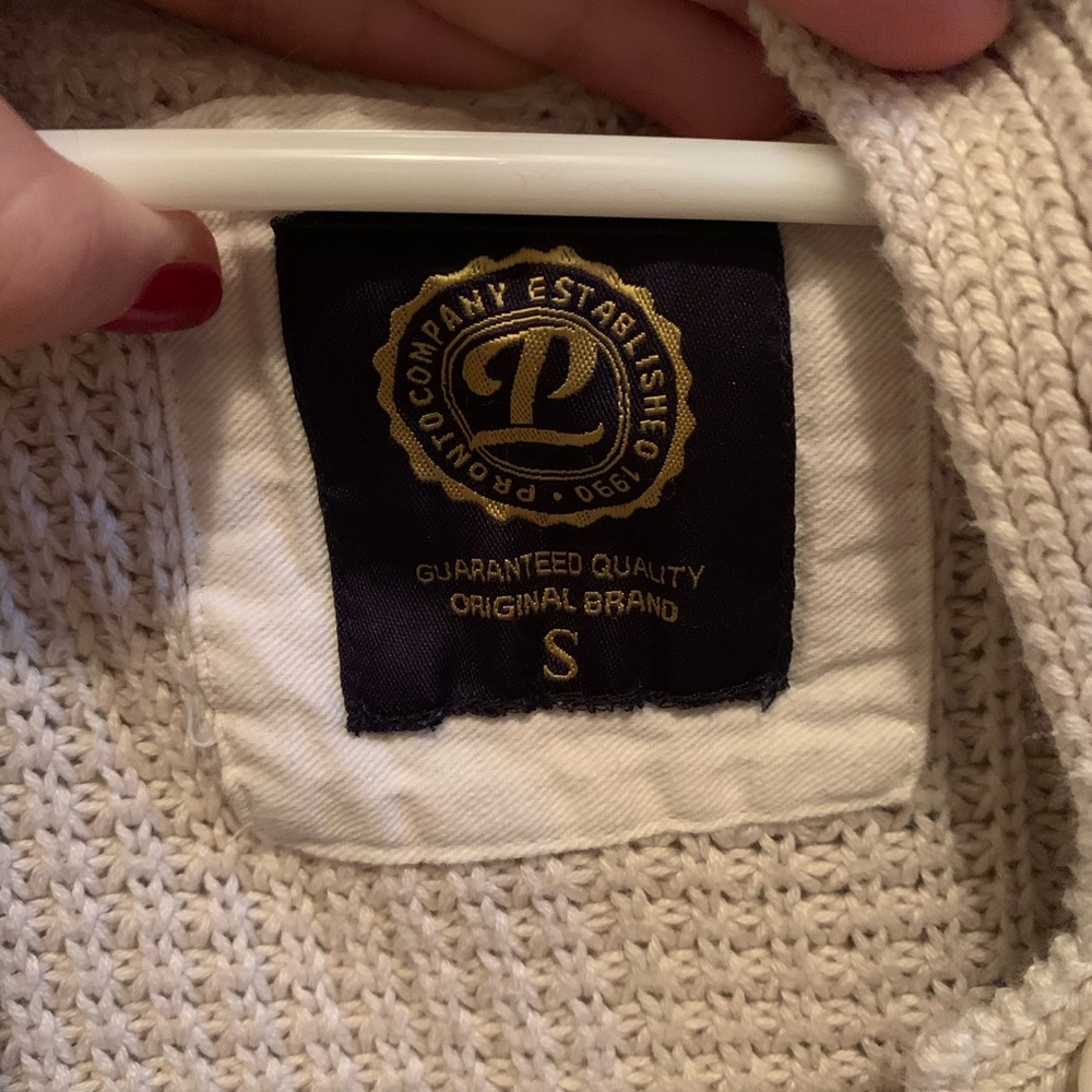 sweater - Picture 3 of 3